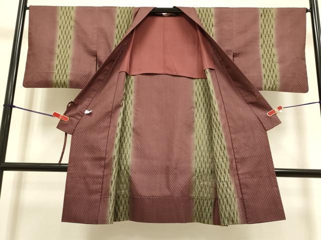 平和屋着物▽十日町 名門青柳謹製 櫛引織 赤城紬 草木染 道中着 スリーシーズン 春夏秋 塵除け 間道 草木染 証紙付き 正絹 逸品 DABG3805du