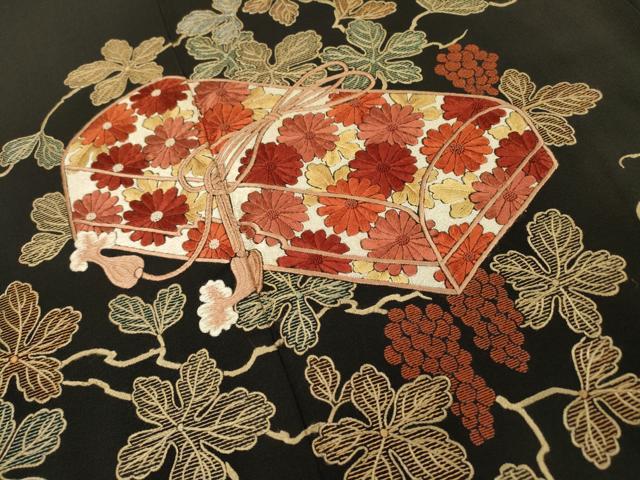 平和屋着物▼中国三大刺繍 相良刺繍 総刺繍 黒留袖 文箱葡萄蔦の葉文 金糸 正絹 逸品 DABG5897fe