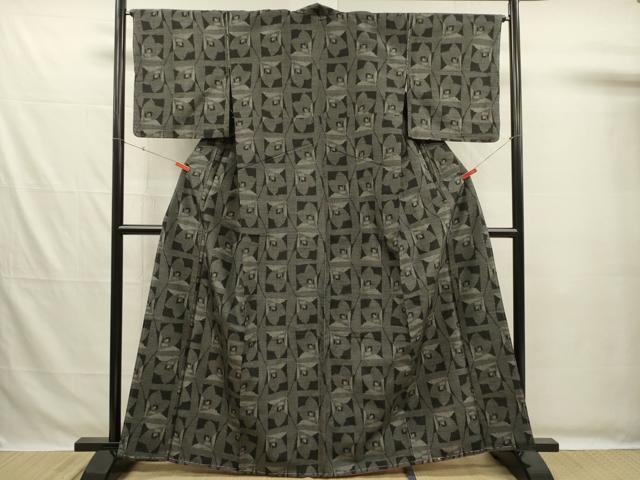 平和屋着物■上質な紬 幾何学花文 黒地 背抜き仕立て 正絹 逸品 未使用 DABG7714ya