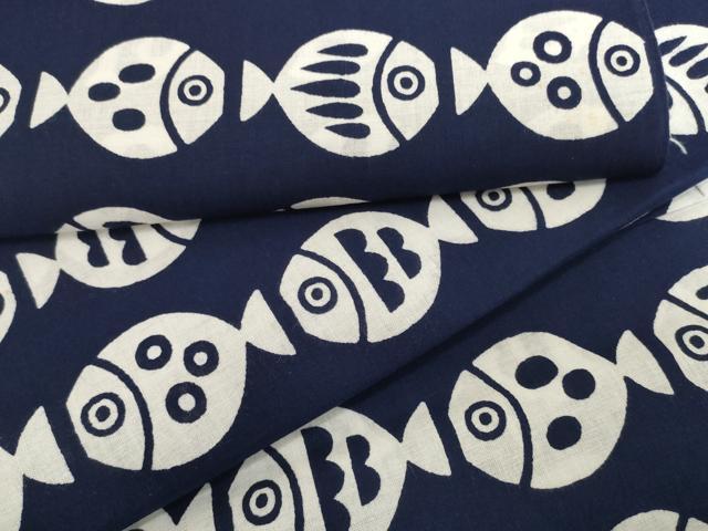 平和屋着物＊夏物 浴衣 反物 着尺 注染 魚 サカナ 紺地 綿 逸品 未
