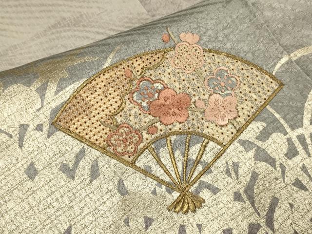平和屋着物▼中国三大刺繍 スワトウ刺繍 汕頭刺繍 総刺繍 訪問着 扇面花文 シルエット 暈し染め 金銀彩 正絹 逸品 DABH4873du