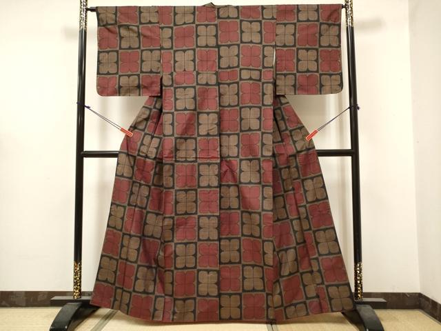 平和屋着物■本場大島紬 7マルキ 市松花文 浜田可夫作 証紙付き 正絹 逸品 DABH5018ea