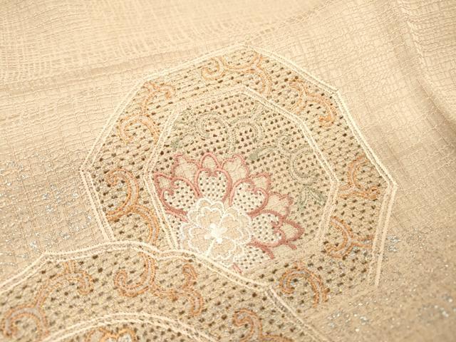 平和屋着物▽中国三大刺繍 スワトウ刺繍 汕頭刺繍 訪問着 単衣 絞り 道長花絵皿 金銀彩 正絹 逸品 DABH7322fe