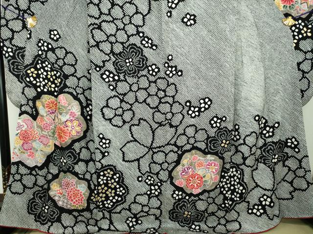 平和屋着物●豪華振袖 総絞り 駒刺繍 花手毬 黒地 金彩 正絹 逸品 DABH9136ps