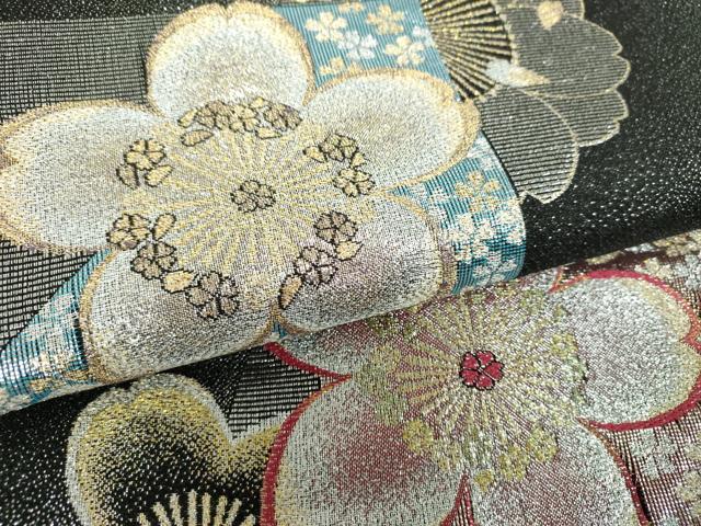 平和屋着物▼六通柄袋帯 市松舞桜 黒地 金銀糸 正絹 逸品 DABH9853ps