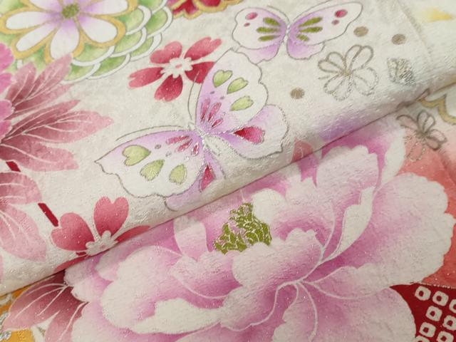平和屋着物●豪華振袖 花蝶文 暈し染め 金銀彩 銀通し地 正絹 逸品 DABI2586ud
