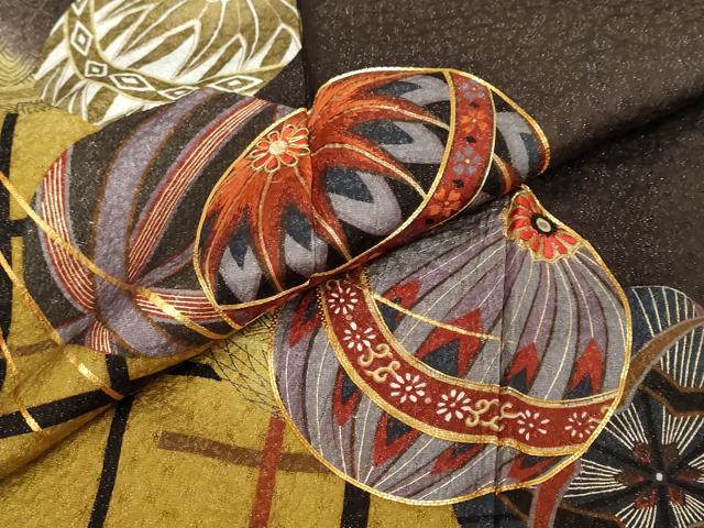 平和屋着物●豪華振袖 駒刺繍 手毬花文 暈し染め 金彩 金通し地 正絹 逸品 DABI2587ud