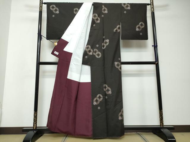 平和屋着物●本場大島紬 9マルキ 地空き 七宝舞花文 やまと誂製 正絹 逸品 未使用 DABI2836ud