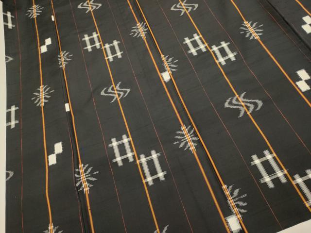 平和屋着物▽上質な紬 単衣 琉球絣文様 黒地 正絹 逸品 DABI4021du
