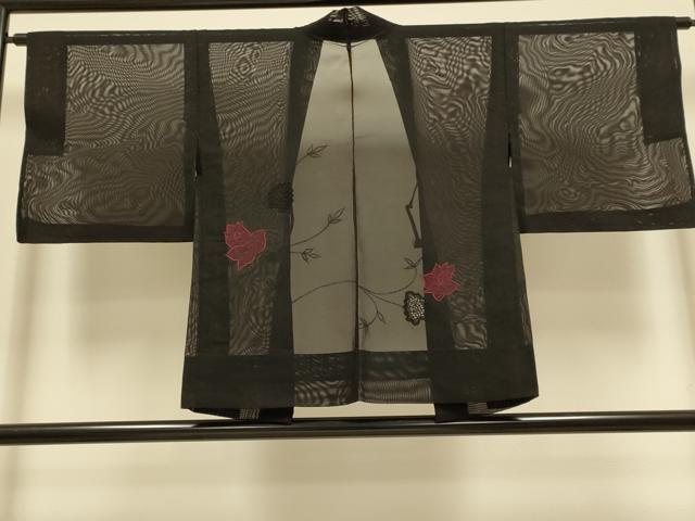 平和屋着物▽羽織 スリーシーズン 春夏秋 塵除け ドロンワーク 草花文 黒地 正絹 逸品 DABI4369du