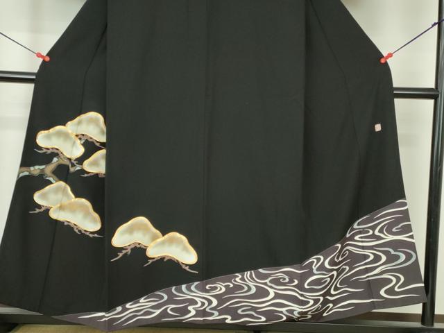 平和屋着物●豪華黒留袖 作家物 駒刺繍 流水枝松文 金彩 正絹 逸品 DABI5396op