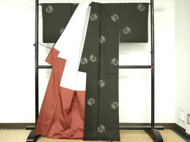 平和屋着物●本場大島紬 9マルキ 地空き 雪輪花蝶文 正絹 逸品 DABI5404op