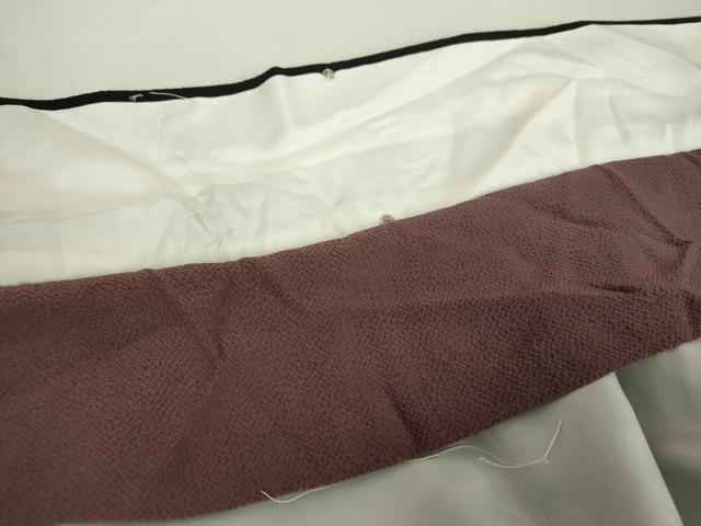 平和屋着物●世界的人形師 辻村寿三郎 ジュサブロー 色無地 ワンポイント 刺繍 兎 赤墨色 鬼しぼ縮緬 金糸 銀座世きね扱い 逸品 DABI6419