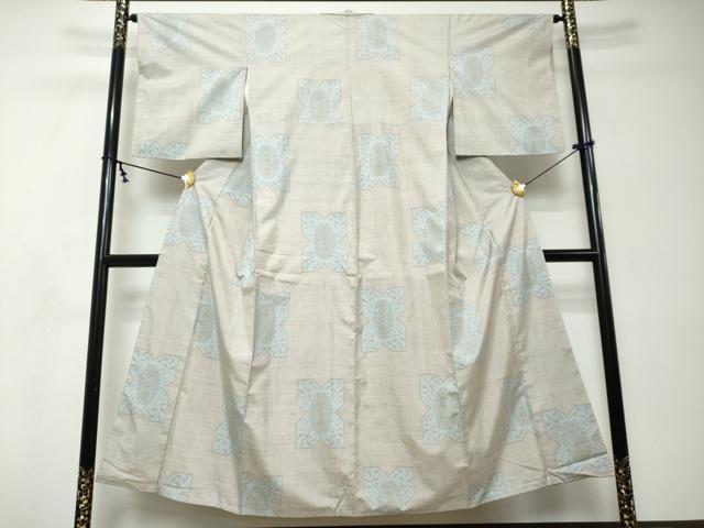 平和屋着物●本場大島紬 白大島 7マルキ 幾何学花文 正絹 逸品 DABI9029ud