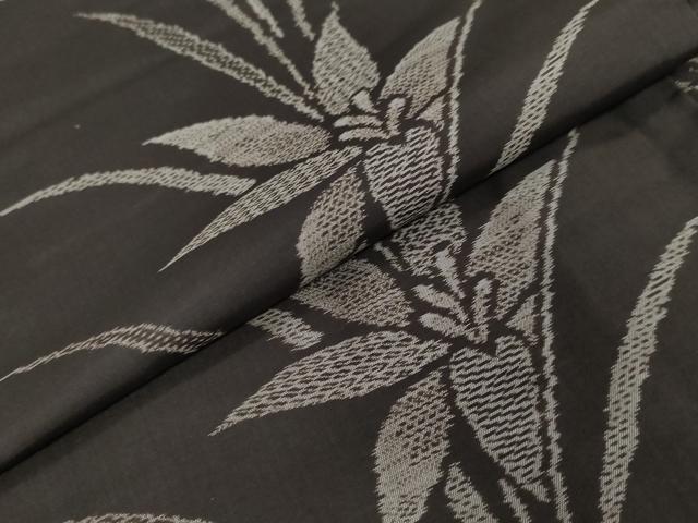 平和屋着物●本場大島紬 地空き 草花文 正絹 逸品 DABI9228ud