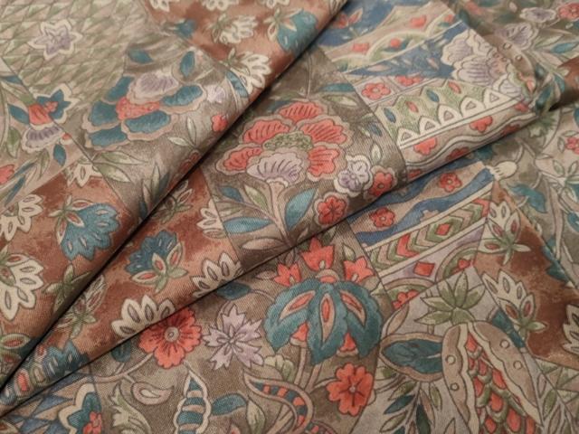 平和屋着物●本場染大島紬 切嵌更紗花文 正絹 逸品 DABI9245ud