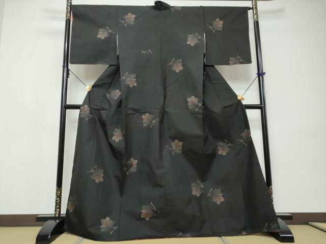 平和屋着物●本場大島紬 9マルキ 地空き 舞葉文 正絹 逸品 DABI9474ud