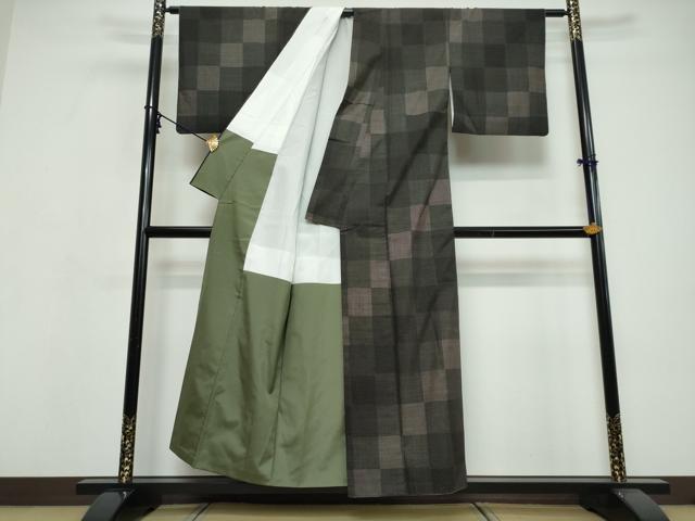 平和屋着物▼本場大島紬 9マルキ 市松文様 正絹 逸品 DABI9613ud