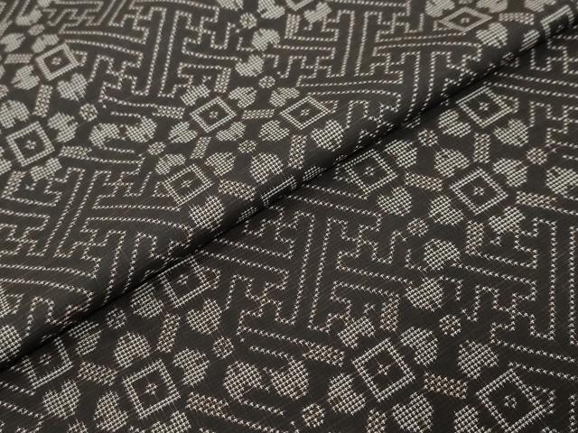 平和屋着物●本場大島紬 9マルキ 幾何学格子文 正絹 逸品 DABI9628ud
