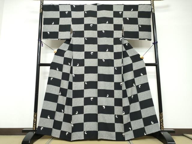 平和屋着物●上質な小紋 格子文 兎 黒地 正絹 逸品 DABI9800ud