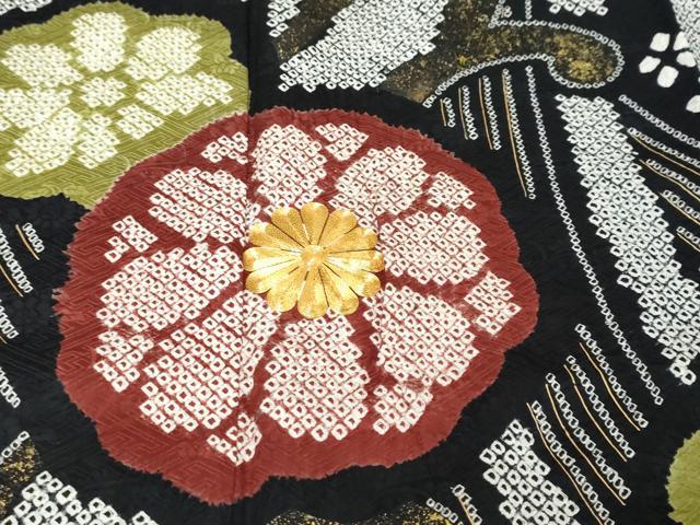平和屋着物●豪華振袖 総絞り 駒刺繍 立波舞花文 黒地 金彩 正絹 逸品 DABI9982ud