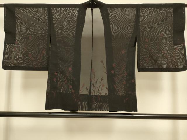 平和屋着物▽羽織 スリーシーズン 春夏秋 塵除け 草花文 黒地 正絹 逸品 DABJ3748du