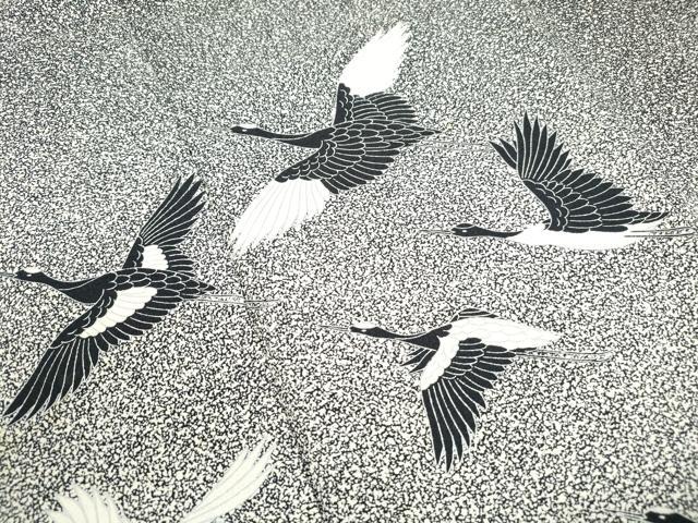 平和屋着物■訪問着 作家物 群鶴文 暈し染め たたき染め 黒地 正絹 逸品 DABJ5074qa