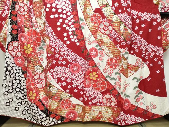 平和屋着物●豪華振袖 駒刺繍 熨斗草花文 金彩 正絹 逸品 DABK0238ud