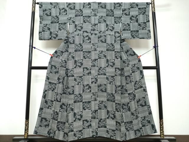 平和屋着物●上質な小紋 格子草花文 黒地 正絹 逸品 DABK0955ud