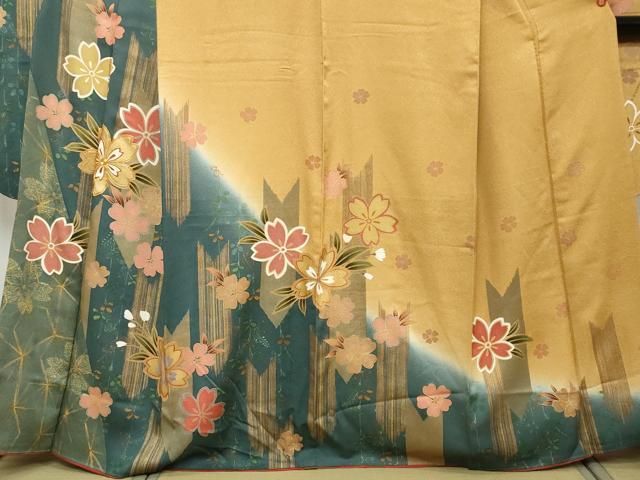 平和屋着物●豪華振袖 駒刺繍 舞花文 暈し染め 金彩 正絹 逸品 DABK0959ud