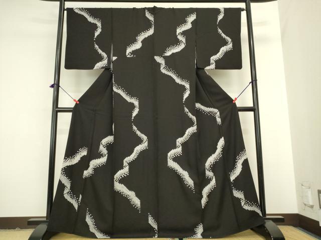 平和屋着物●上質な小紋 絞り よろけ縞 黒地 正絹 逸品 DABK2126op