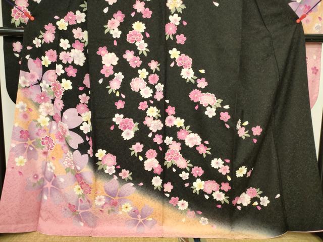 平和屋着物●豪華振袖 駒刺繍 草花 舞桜 暈し染め 黒地 金彩 正絹 逸品 DABK2467op