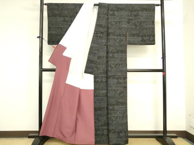 平和屋着物●本塩沢 110亀甲 横段エジプト花文 正絹 逸品 DABK2868op