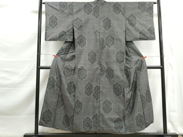 平和屋着物■本場大島紬 7マルキ 亀甲七宝文 正絹 逸品 DABK3325qa