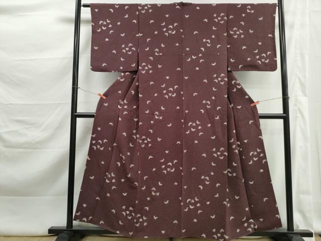 平和屋着物■上質な小紋 舞蝶文 鬼しぼ縮緬 正絹 逸品 DABK3337qa