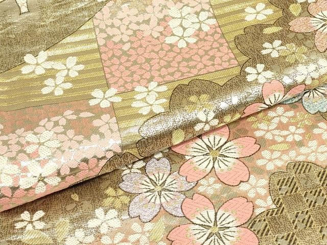 平和屋着物▼六通柄袋帯 市松舞桜文 金糸 正絹 逸品 DABK4870az