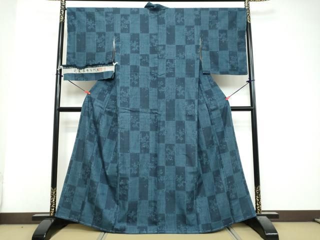 平和屋着物●天覧 永井千代子 本場結城紬 重要無形文化財 100亀甲 短冊草花文 反端付き 正絹 逸品 未使用 DABL1095ud