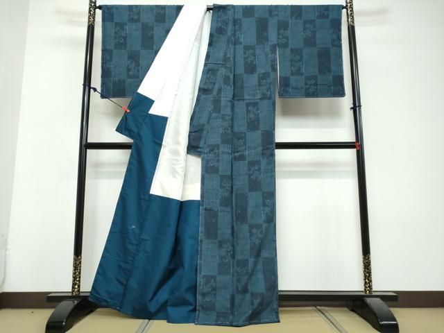 平和屋着物●天覧 永井千代子 本場結城紬 重要無形文化財 100亀甲 短冊草花文 反端付き 正絹 逸品 未使用 DABL1095ud