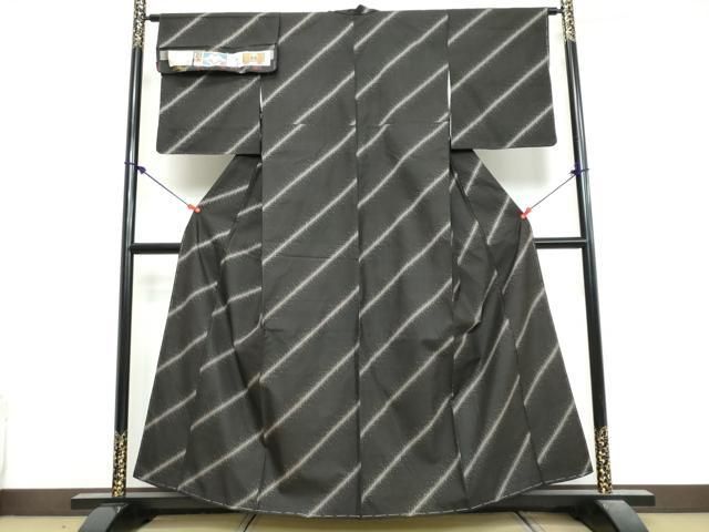 平和屋着物●本場大島紬 7マルキ 古代染色純泥染 地空き 斜縞 やまと誂製 川畑絹織物謹製 証紙付き 正絹 逸品 未使用 DABL1122ud