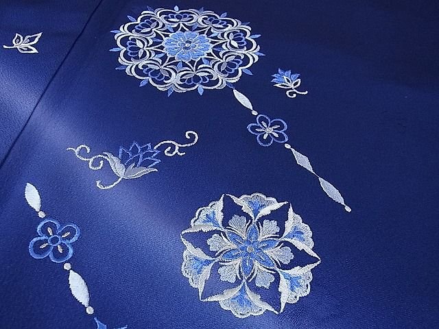 平和屋本店■極上 山口美術織物 皇室 伊勢神宮御用 西陣織 訪問着 刺繍 正倉院花文 留紺色地 暈し染め 未使用 DZAA0733kh4 - 平和屋