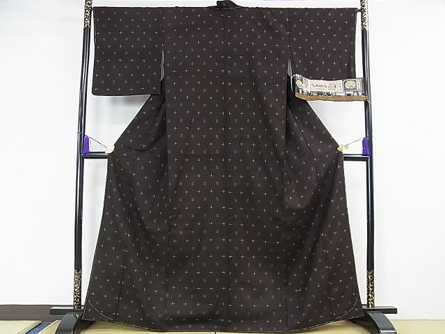 平和屋本店■極上 国指定重要無形文化財 本場久米島紬 与座トヨ作 手織 草木染 泥染 証紙付き 逸品 未使用 DZAA0739kh4 - 平和屋