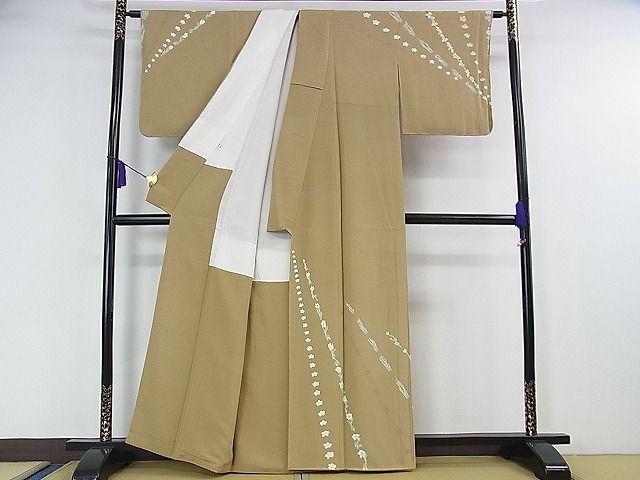 平和屋本店■極上 本加賀友禅作家 由水煌人 訪問着 草花文 利休茶色地 そごう百貨店扱い 逸品 未使用 DZAA0835kh4 - 平和屋