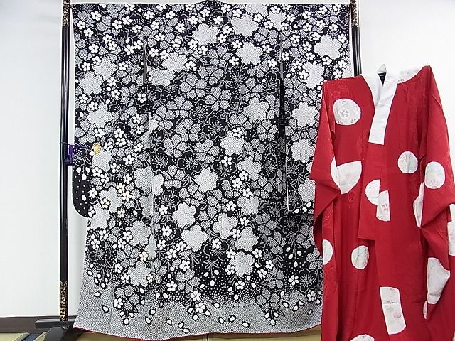 平和屋本店■極上 振袖・長襦袢(無双仕立て)セット 駒刺繍 絞り 舞桜 黒地 逸品 DZAA0848kh4 - 平和屋