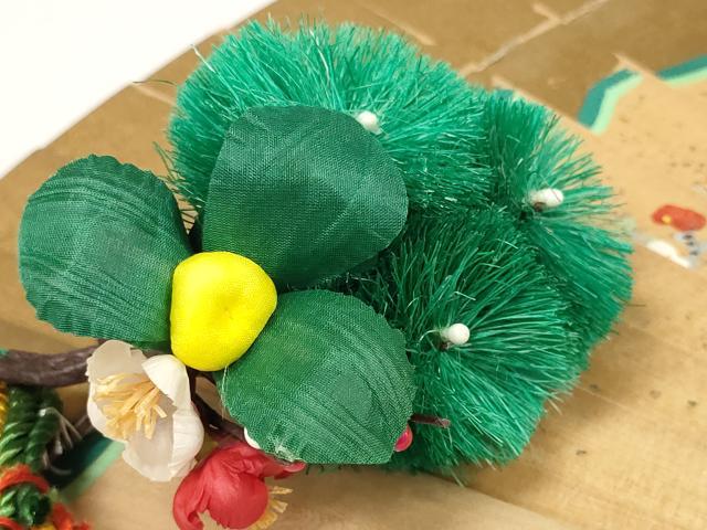 平和屋本店●極上 和装小物 檜扇 十二単用 扇子 手描 松竹梅 平安装束 六色飾り紐 25橋 糸花 箱付き 逸品 DZAA11678kh6
