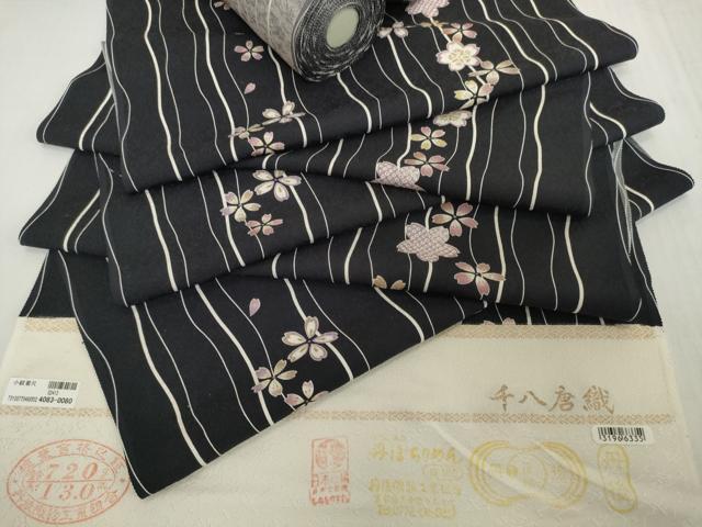 平和屋着物●極上 小紋 反物 着尺 千八唐織 桜間道 黒地 逸品 未使用 DZAA12189kh6