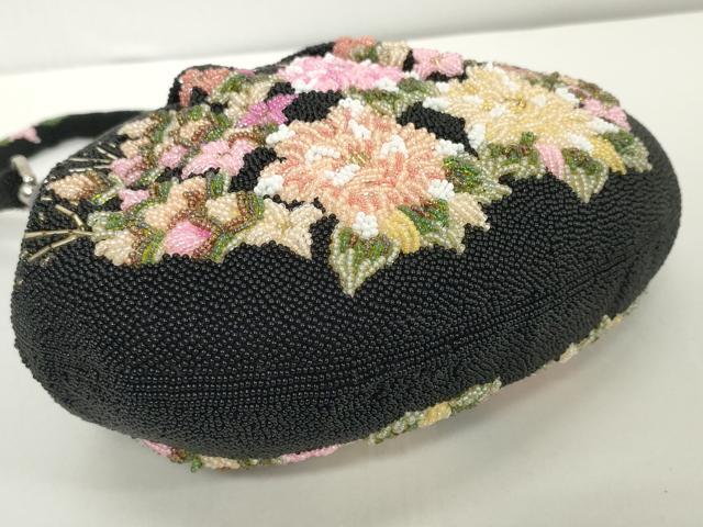 平和屋着物●極上 和装小物 和装バッグ ビーズバッグ 黒ビーズ 草花 持ち手付き がま口 レトロ 逸品 DZAA12274kh6