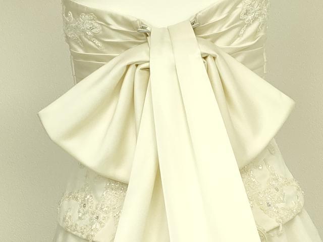 平和屋本店●極上 ウェディングドレス 婚礼 結婚式 披露宴 花嫁 リボン ビーズ レース チュール 逸品 DZAA12400kh6