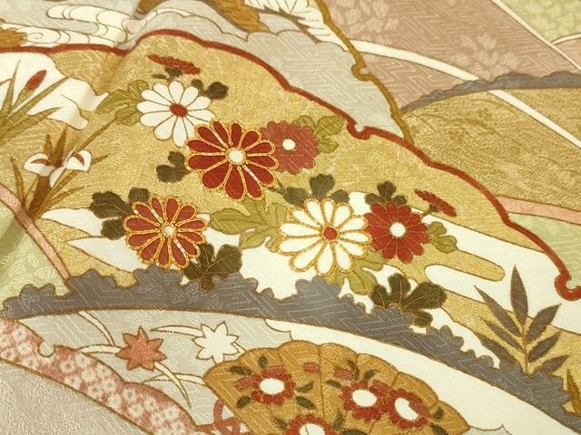 平和屋本店■極上 皇室献上作家 藤井寛 訪問着 駒刺繍 雪芝吉祥花文 鳥の子色地 金彩 逸品 DZAA2207kh4 - 平和屋