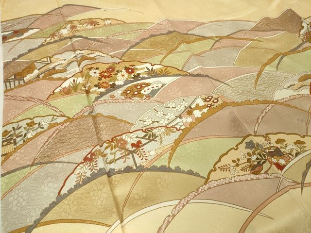 平和屋本店■極上 皇室献上作家 藤井寛 訪問着 駒刺繍 雪芝吉祥花文 鳥の子色地 金彩 逸品 DZAA2207kh4 - 平和屋