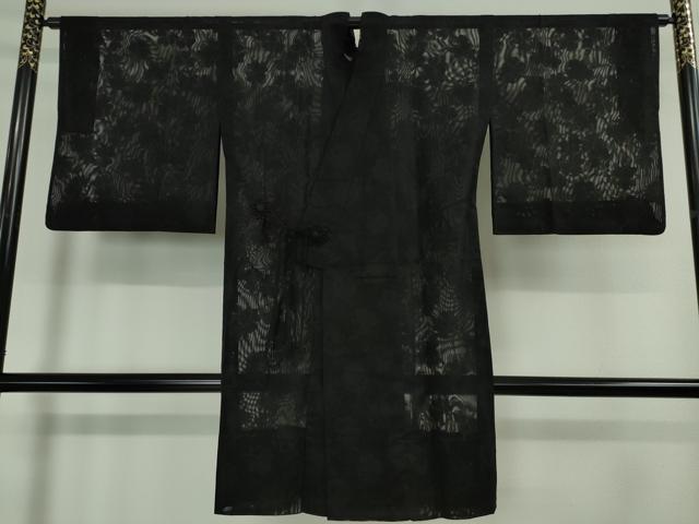 平和屋本店▽極上 道中着 スリーシーズン 春夏秋 塵除け ロング丈 うすお召 紗 四つ葉のクローバー 黒地 反端付き 逸品 DZAA2829kh5